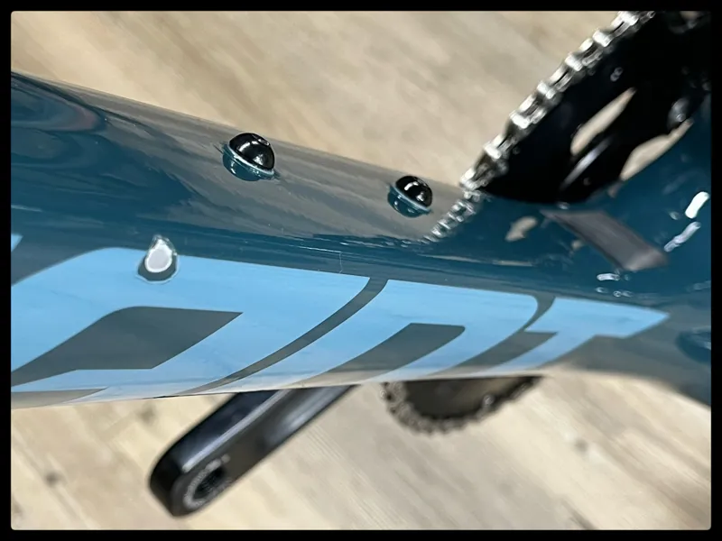 Giant Defy Advanced 2 Large Deep Lake 2022-11